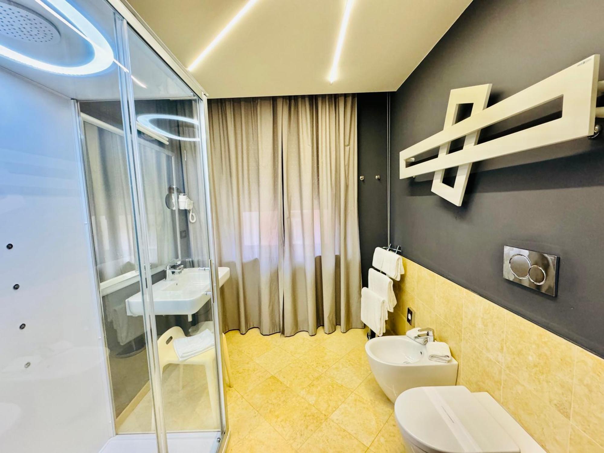 Hotel Pex Mantova Exteriör bild